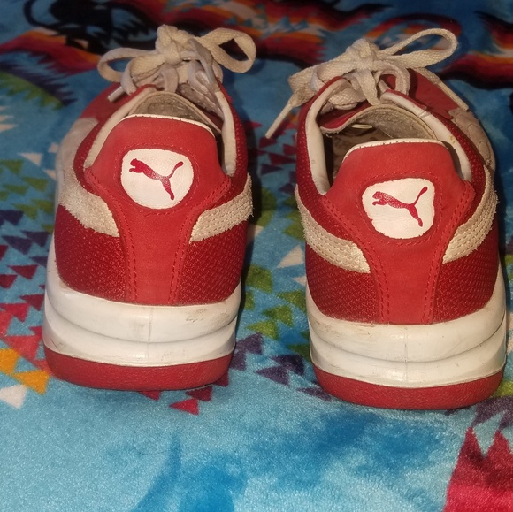 old style puma sneakers